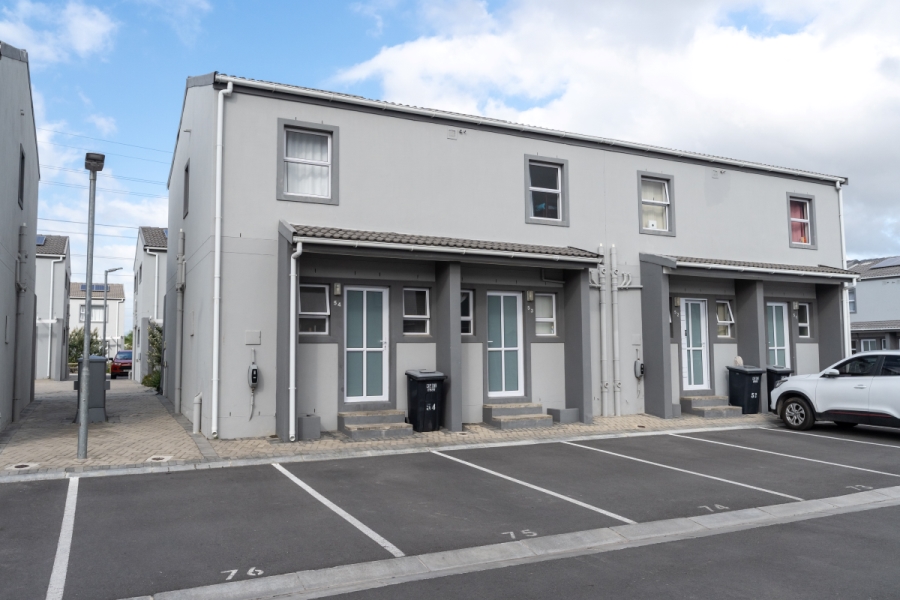 2 Bedroom Property for Sale in Stratford Green Western Cape